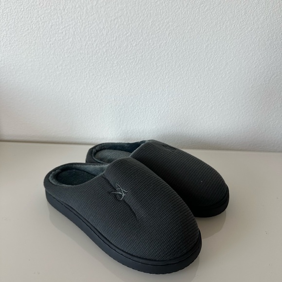 Memory Foam Slippers - Picture 4 of 6
